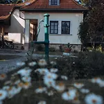 아파트 Rekreacni A Skolici Stredisko Zajezek *