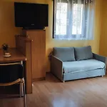 Rekreacni A Skolici Stredisko Zajezek 아파트 흘룸 우 트르제보네