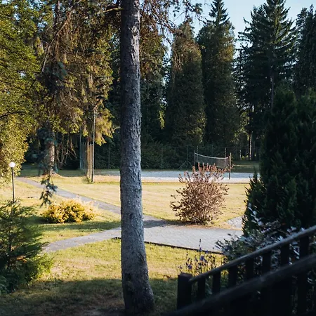 Rekreacni A Skolici Stredisko Zajezek Chlum u Trebone