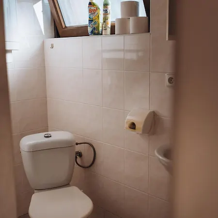 Rekreační A školicí Středisko Zájezek *
