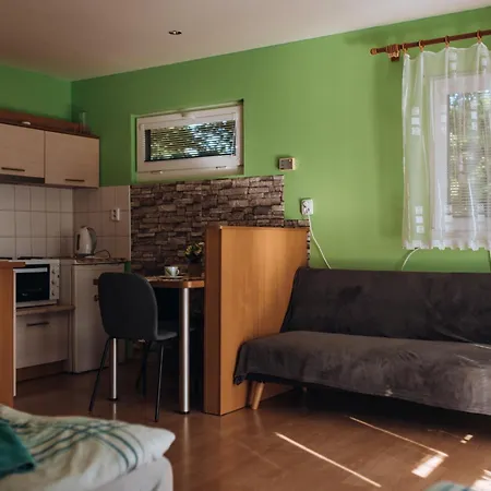 Rekreační A školicí Středisko Zájezek * Chlum u Trebone