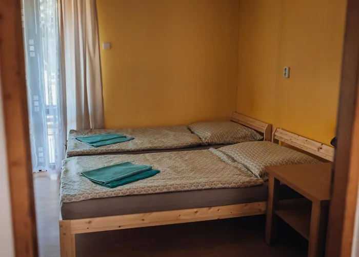 Rekreacni A Skolici Stredisko Zajezek Chlum u Trebone