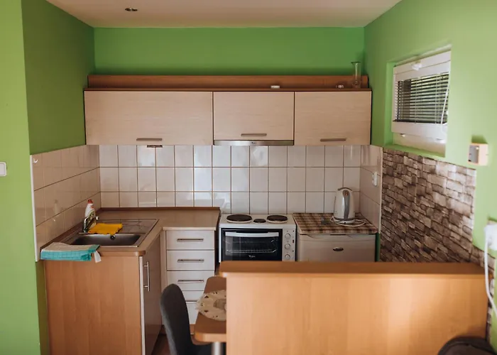 Rekreacni A Skolici Stredisko Zajezek Chlum u Trebone